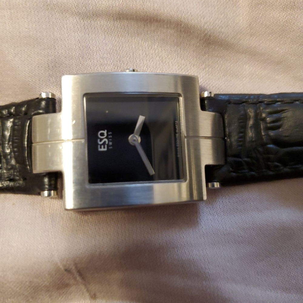 EsQ watch